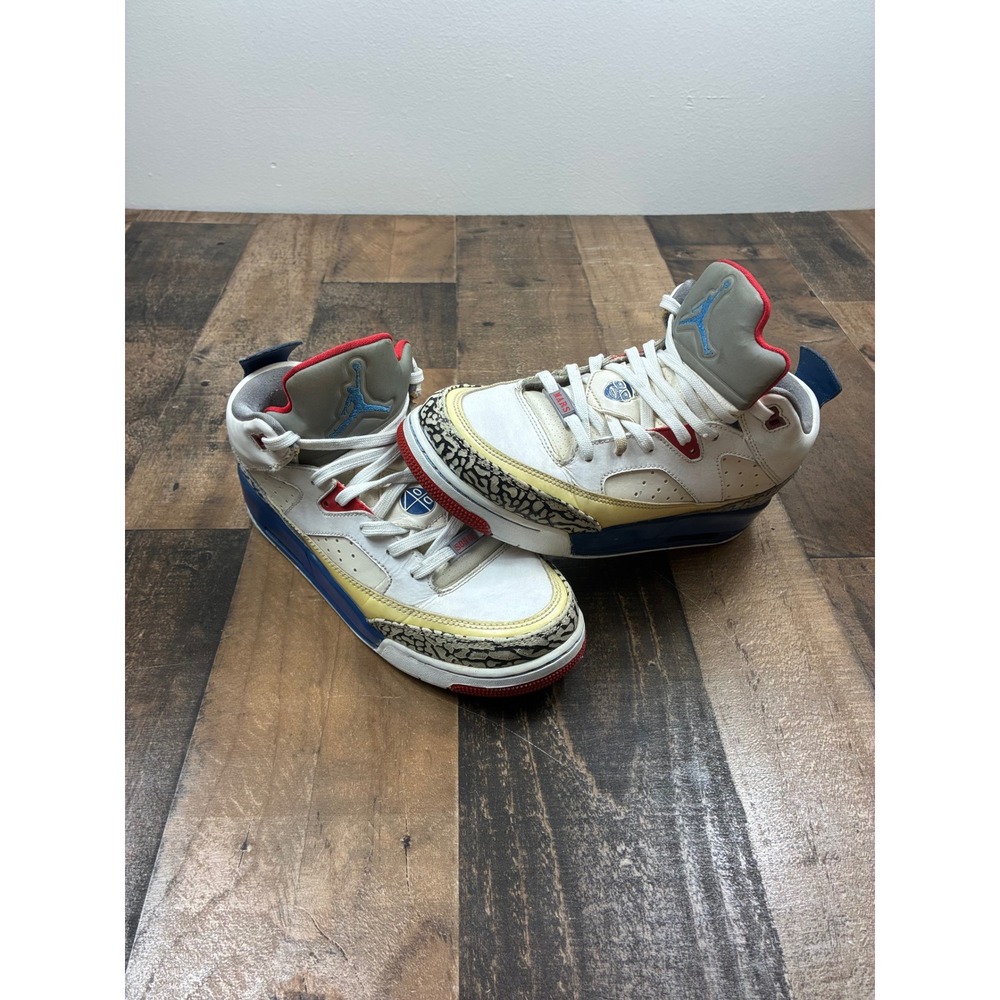 Jordan Son of Mars Low GS White True Blue Fire Red 580604-106 Youth 7YWomens 8.5